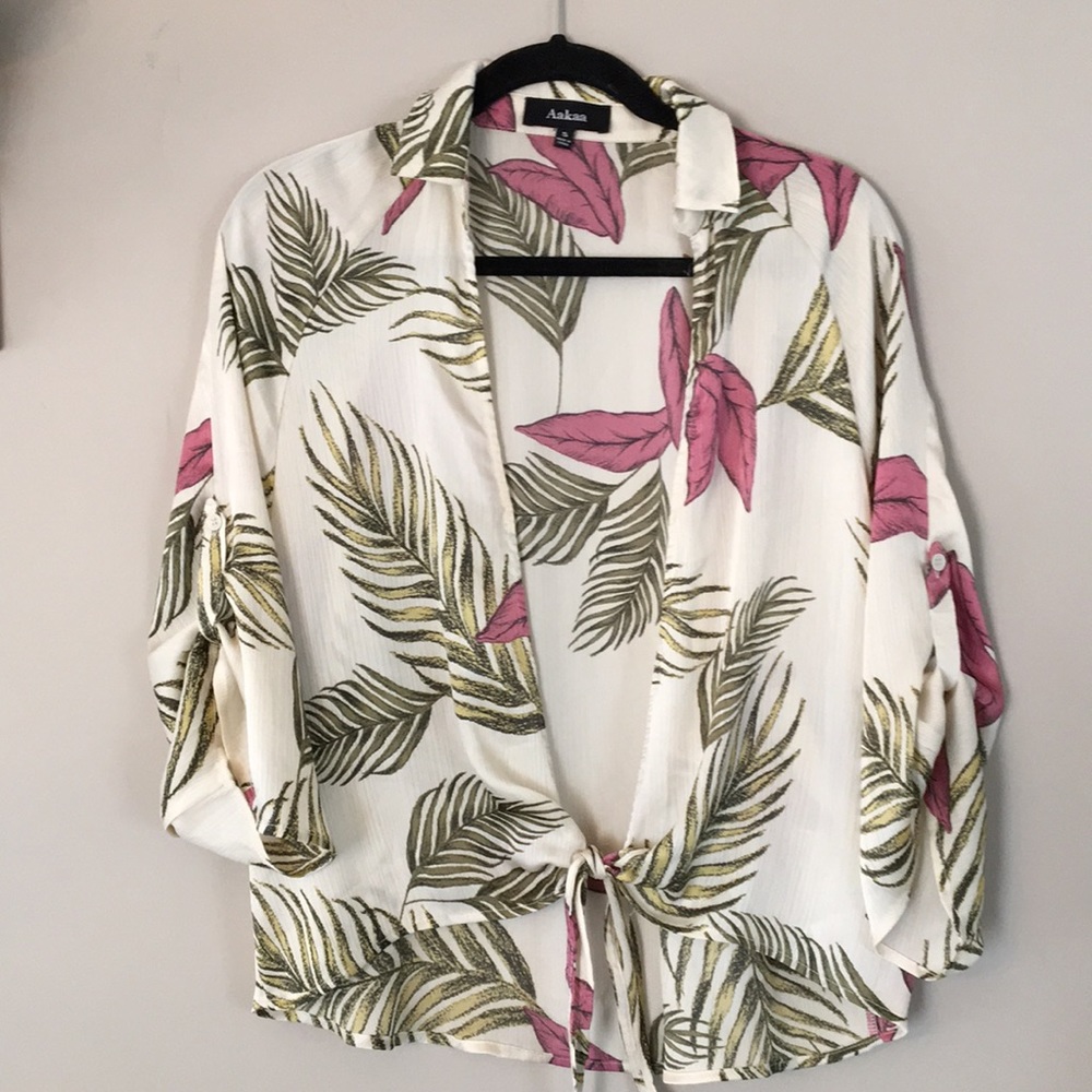 Size S blouse Tie Front